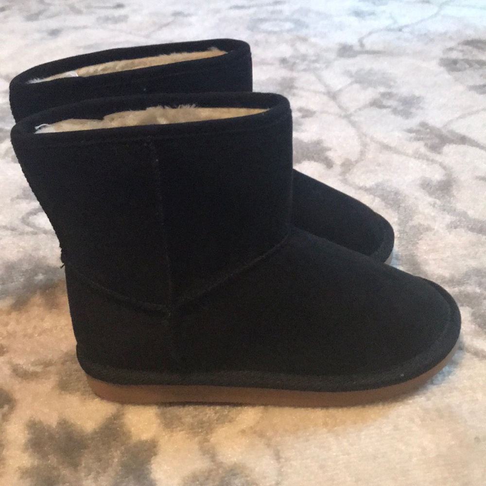NWOT Old Navy Faux Suede Boots